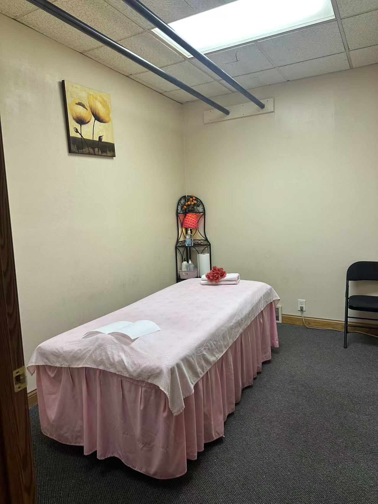 Private massage room at 7 DAY SPA